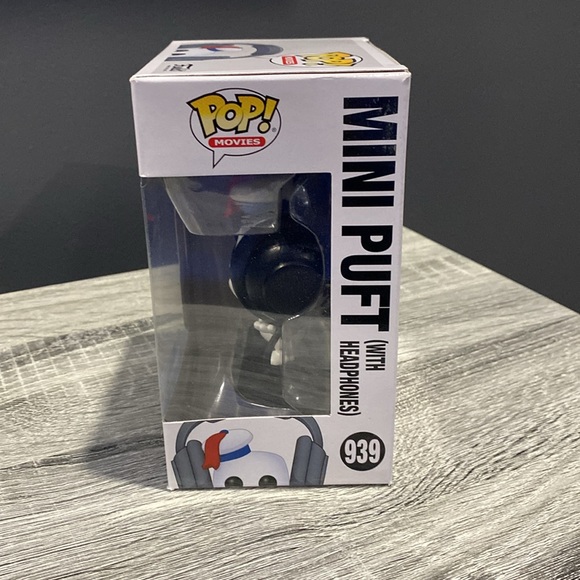 Funko Pop! Movies | Ghostbusters Afterlife #939: Mini Puft with Headphones - Picture 4 of 11